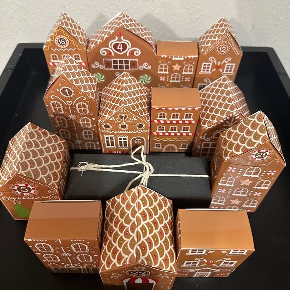Beauty advent calender with ginger bread houses - Picture 4 of 6